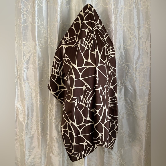 Wild Rag - Satin Scarf Wrap - 44x44 - chocolate brown GIRAFFE - Picture 3 of 6
